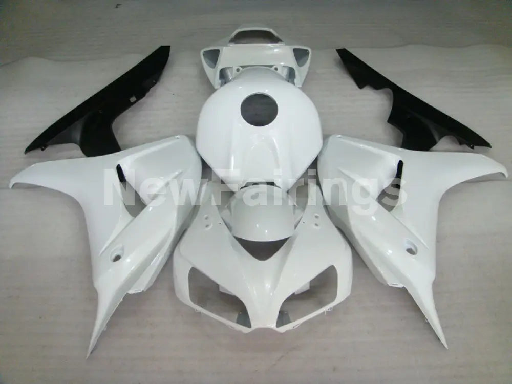 Pearl White and Black No decals - CBR1000RR 06-07 Fairing