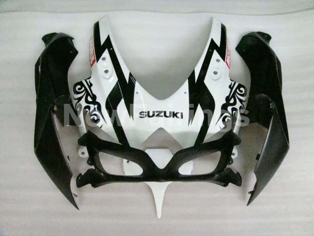 White and Black Corona - GSX-R600 08-10 Fairing Kit