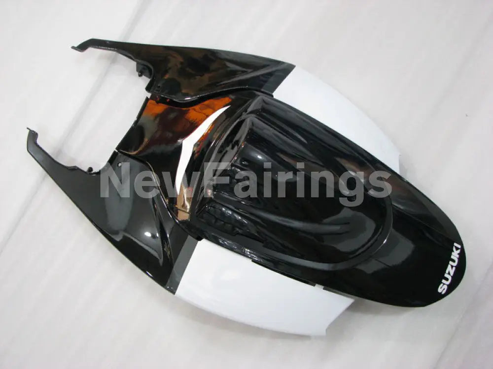 White and Black Corona - GSX-R750 06-07 Fairing Kit