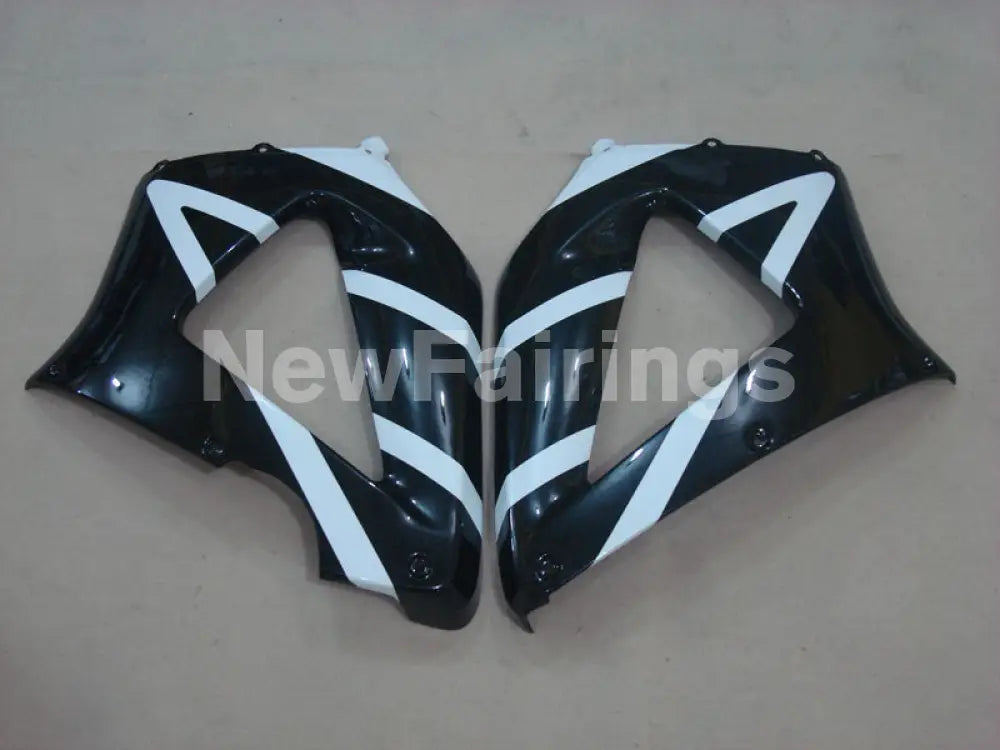 White and Black Factory Style - CBR 929 RR 00-01 Fairing Kit