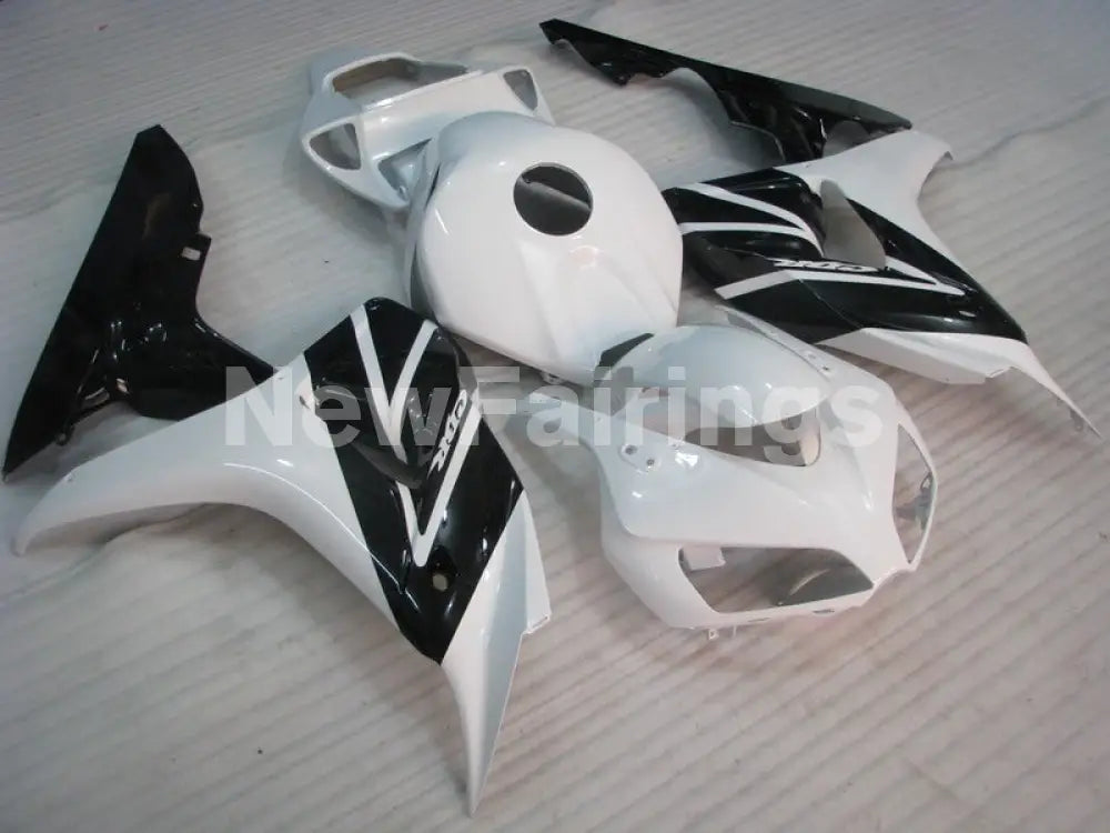 White and Black Factory Style - CBR1000RR 06-07 Fairing Kit