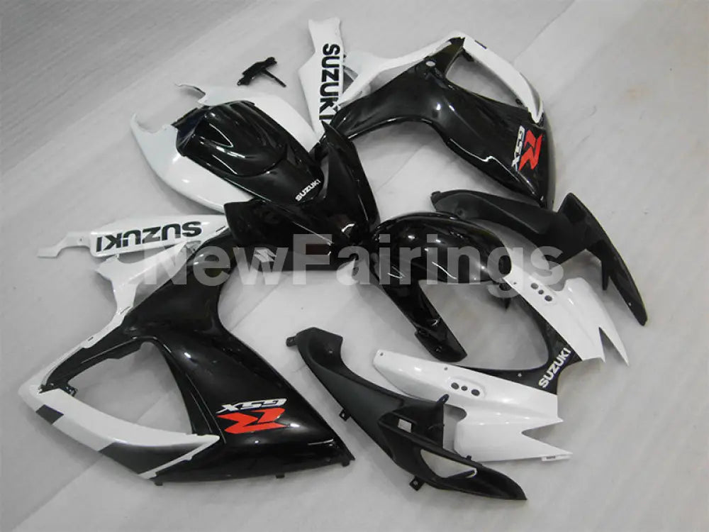 White and Black Factory Style - GSX-R750 06-07 Fairing Kit